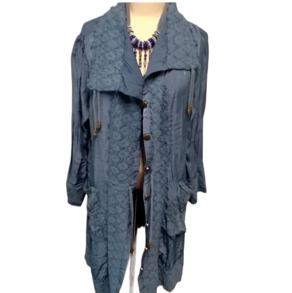 BNWT gorgeous silky blue light jacket - Picture 3 of 7